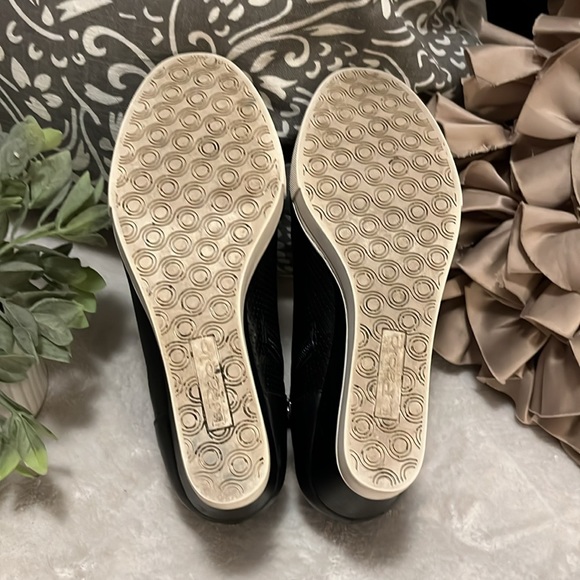 Linea Paolo Wedge Perforated Black Leather Zipper Sneaker Ankle Booties Sz 7.5 - Picture 8 of 11